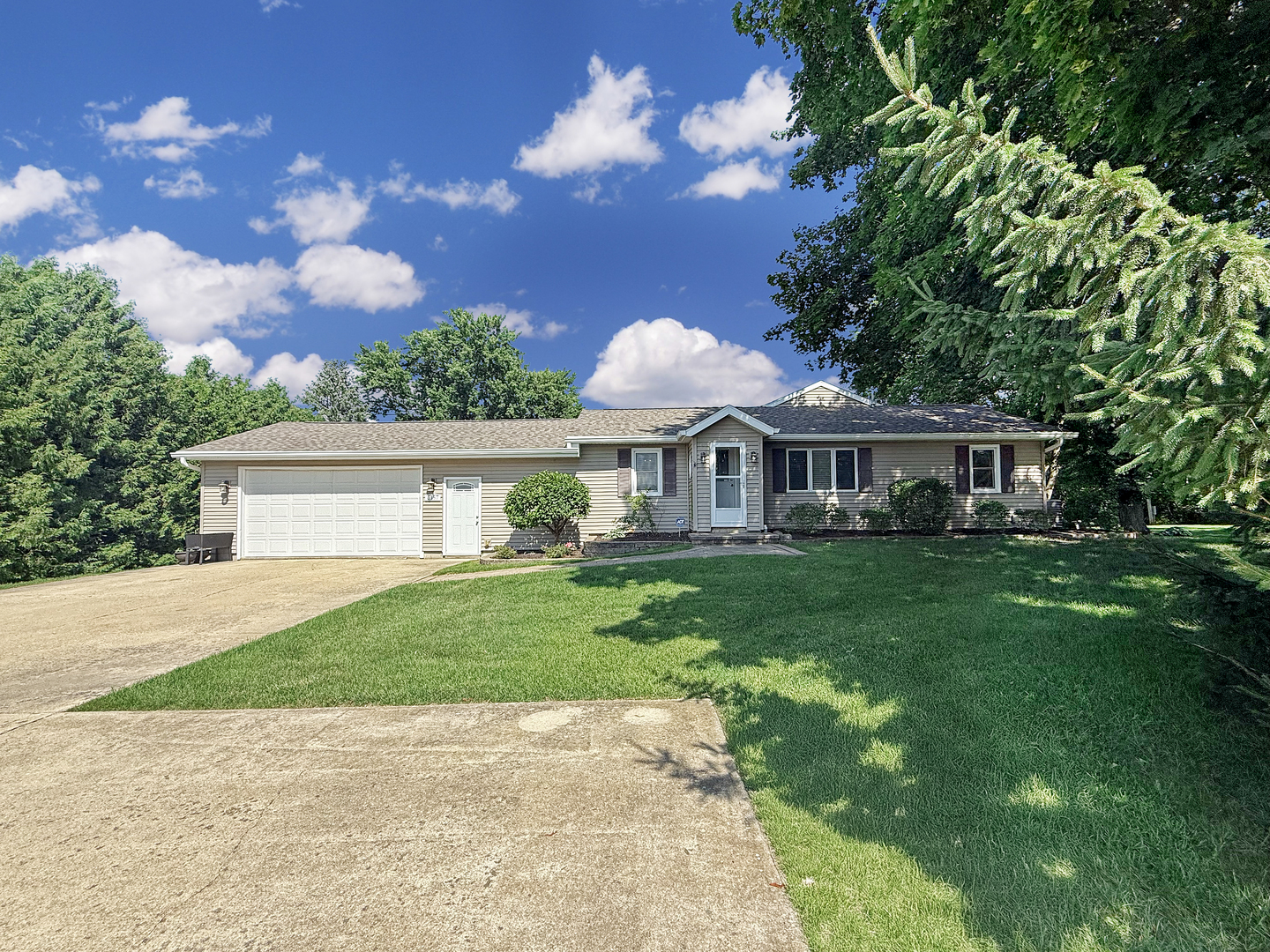 3157 South Baileyville Road Freeport, IL 61032 - Photo 2 of 39