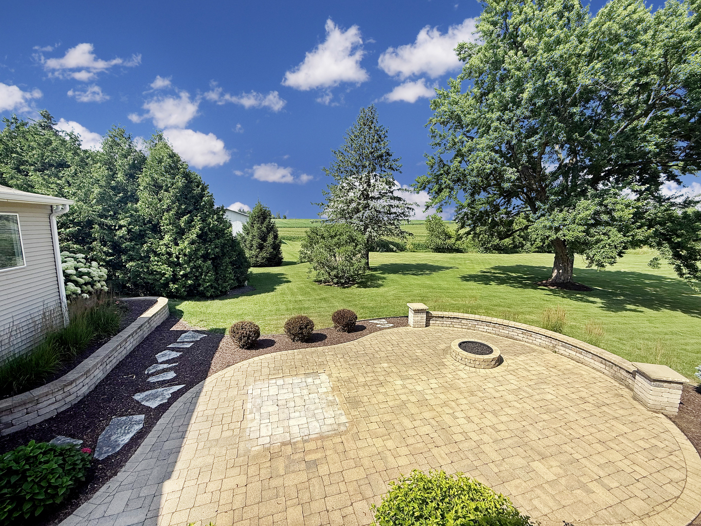 3157 South Baileyville Road Freeport, IL 61032 - Photo 6 of 39