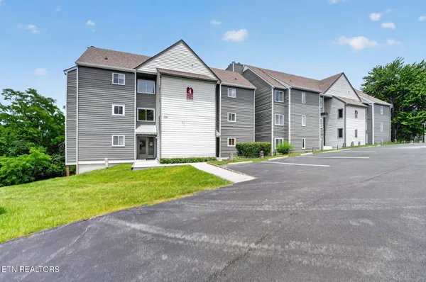 $192,500 | 1260 Ski View Drive, Unit 4302, Gatlinburg, TN 37738