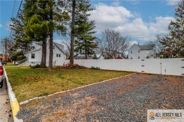 $475,000 | 13 Riverview Avenue, Edison, NJ 08817