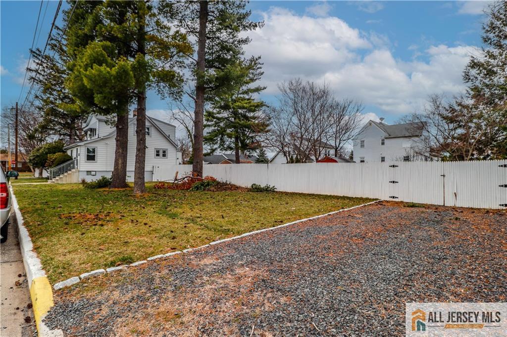 13 Riverview Avenue Edison, NJ 08817 - Photo 3 of 8