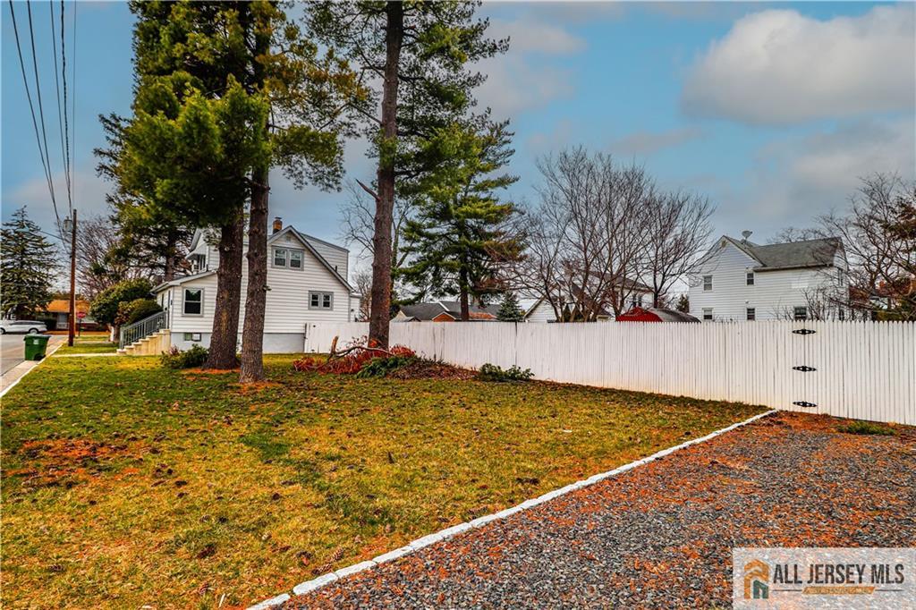 13 Riverview Avenue Edison, NJ 08817 - Photo 5 of 8