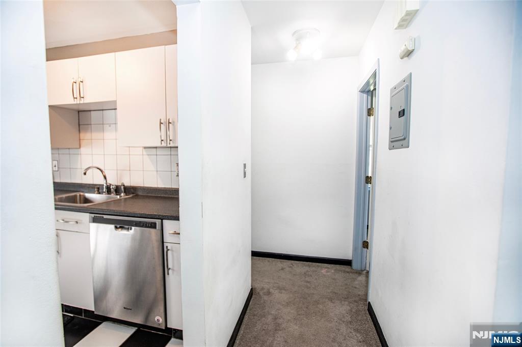 1130 Valley Road, Unit 2B Wayne, NJ 07470 - Photo 26 of 47
