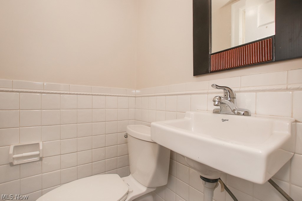 3390 Henderson Road Cleveland, OH 44112 - Photo 14 of 35