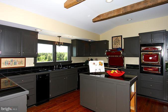 4040 Governor Almond Road Locust Grove, VA 22508 - Photo 12 of 25 Retro Kitchen