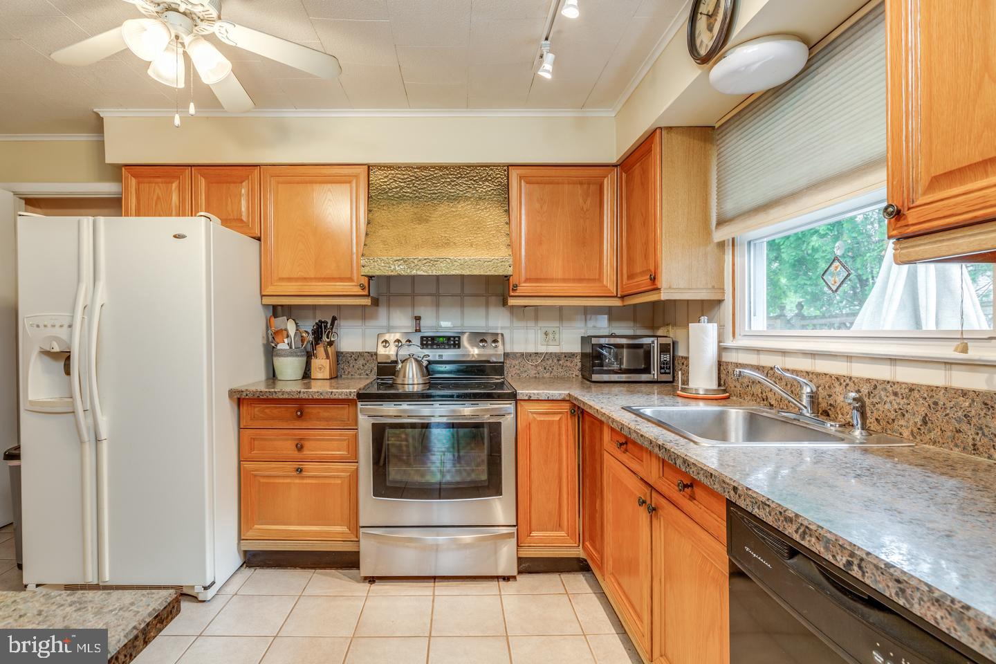 501 Bancroft Road Cherry Hill, NJ 08034 - Photo 13 of 28 Kitchen