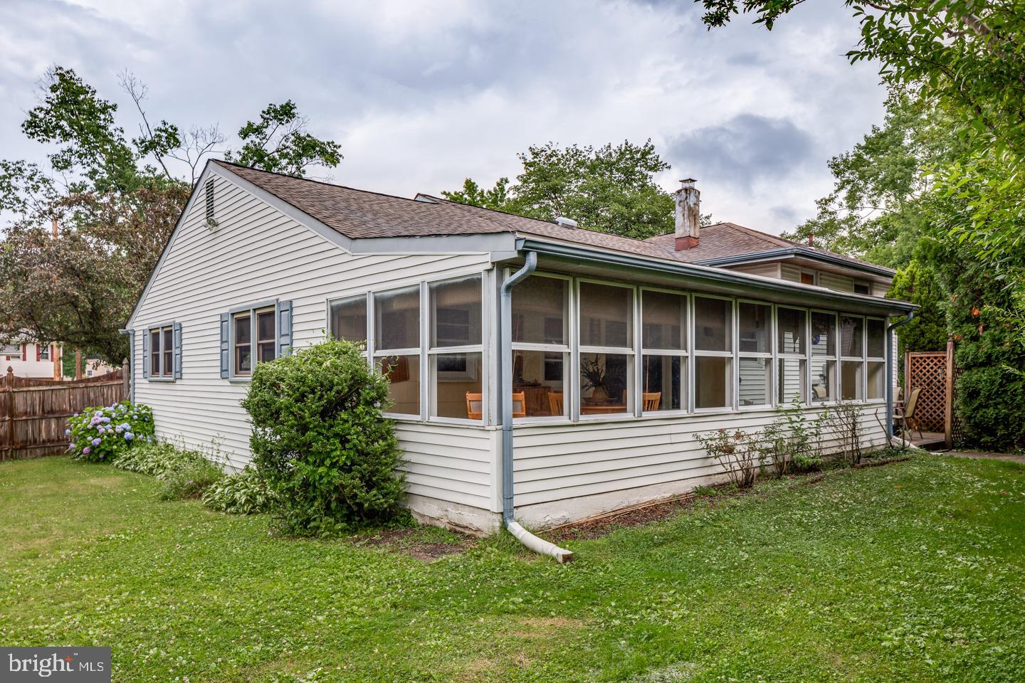 501 Bancroft Road Cherry Hill, NJ 08034 - Photo 26 of 28 Sun Room