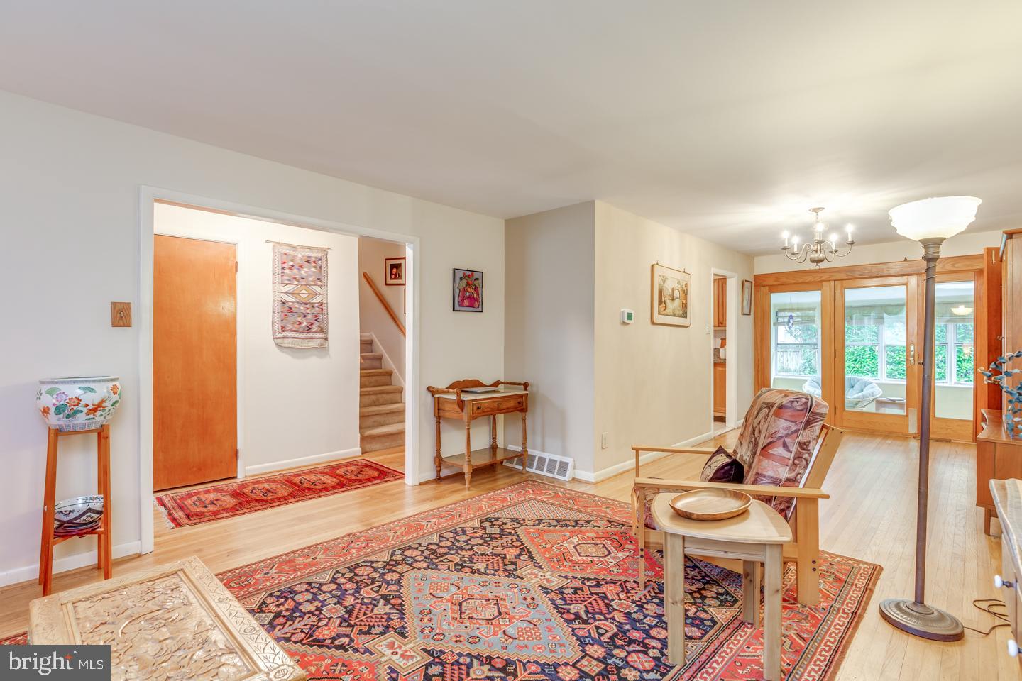 501 Bancroft Road Cherry Hill, NJ 08034 - Photo 6 of 28 Living Room