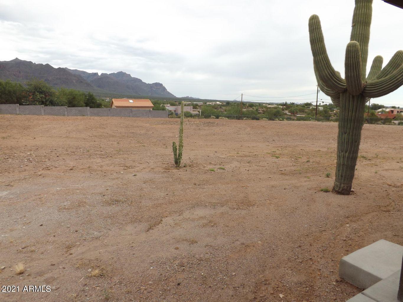 665 North Muleshoe Road Apache Junction, AZ 85119 - Photo 2 of 13 20170825231126992877000000-o