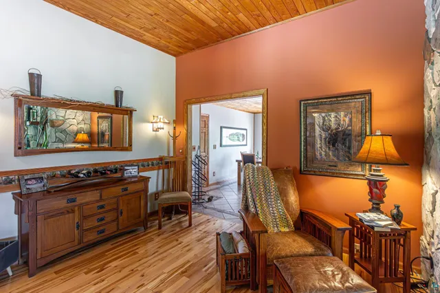 $1,200,000 | 1918 Pine Tree Trail, Ely, MN 55731