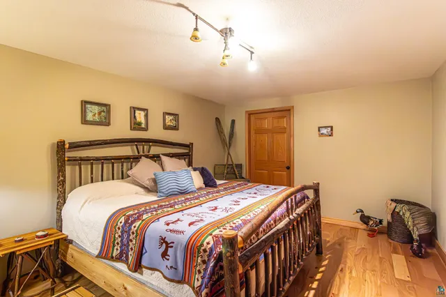 $1,200,000 | 1918 Pine Tree Trail, Ely, MN 55731