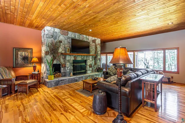 $1,200,000 | 1918 Pine Tree Trail, Ely, MN 55731