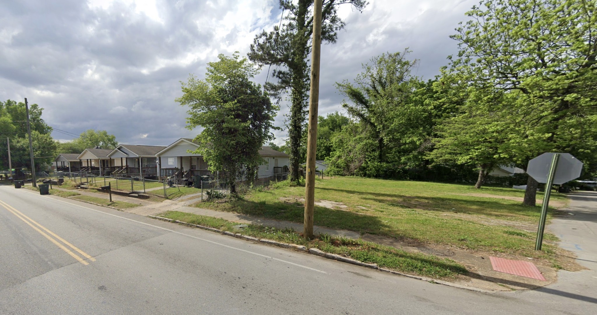 2659 Glass Street Chattanooga, TN 37406 - Photo 3 of 5 a view of a basketball court
