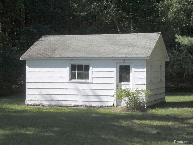 2850 Mertz Road Caro, MI 48723 - Photo 3 of 5 14 x 20 work shop.jpg
