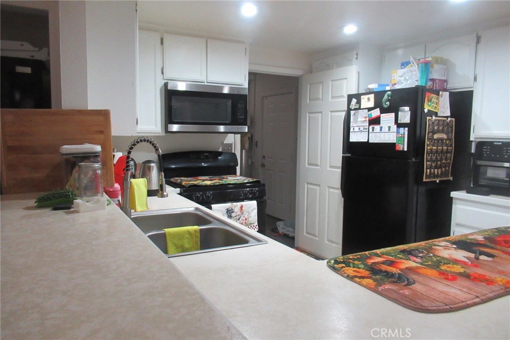 15774 Winnebago Road Apple Valley, CA 92307 - Photo 7 of 22