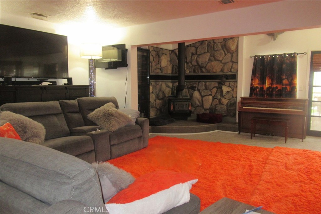 15774 Winnebago Road Apple Valley, CA 92307 - Photo 9 of 22