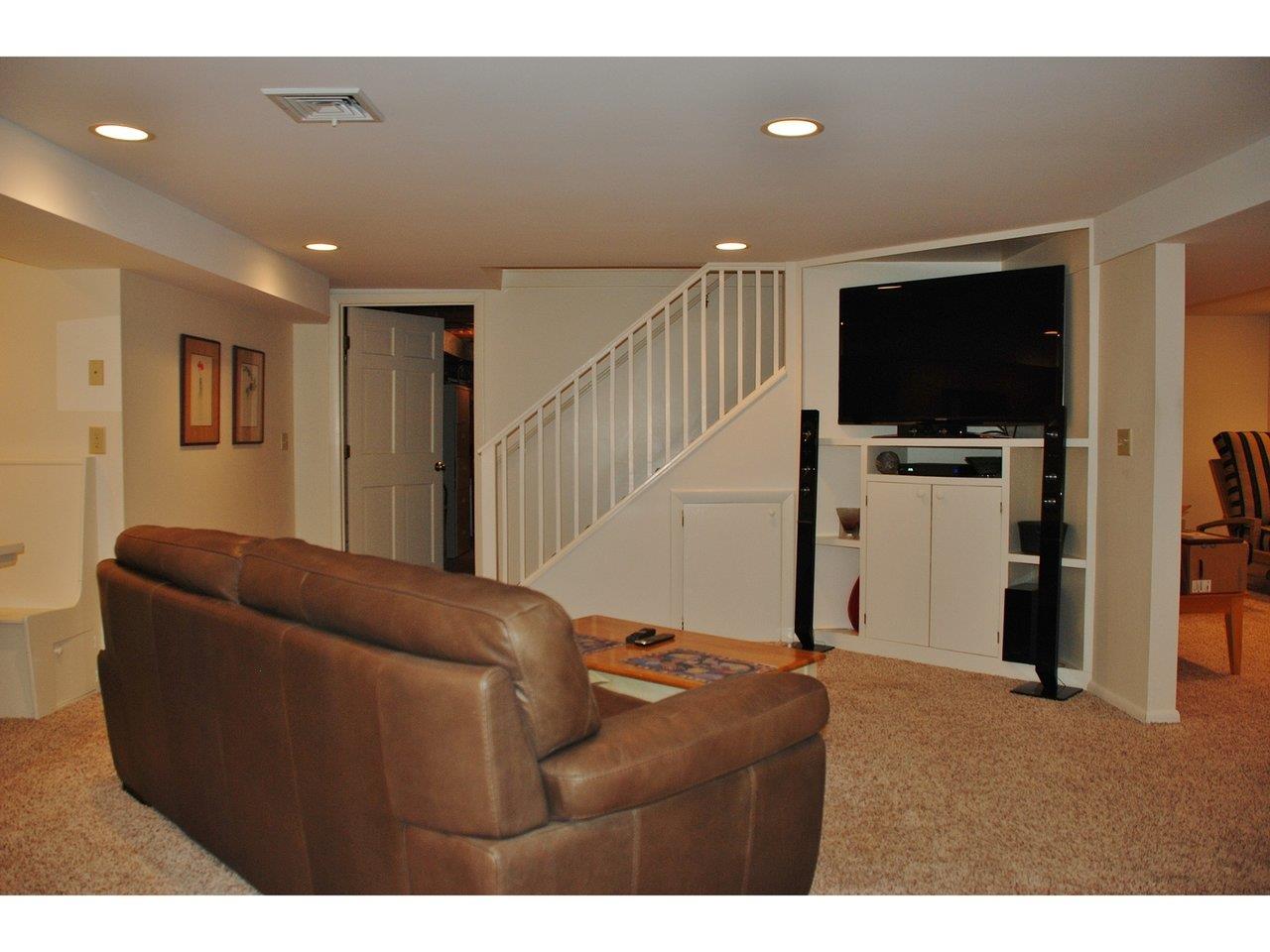 44 Crescent Road Burlington, VT 05401 - Photo 34 of 36 Gallery Image 34