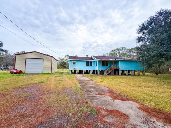 $100,100 | 380 Alamo Street, Vidor, TX 77662