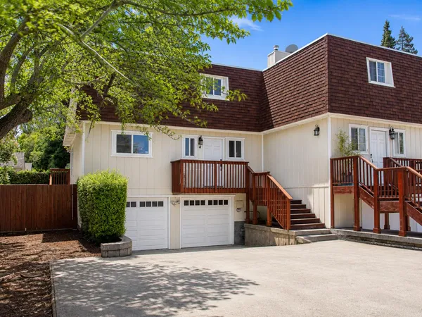 $1,800,000 | 135 East Okeefe Street, Unit 4, Menlo Park, CA 94025