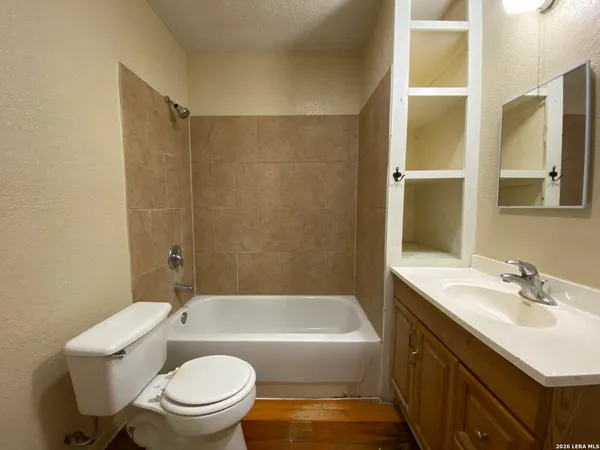 $800 | 414 West Johnson Street, Pleasanton, TX 78064