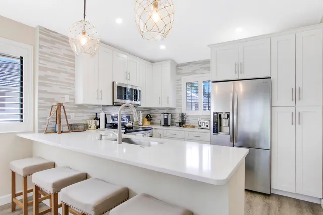 $10,000 | 704 Club Drive, Palm Beach Gardens, FL 33418