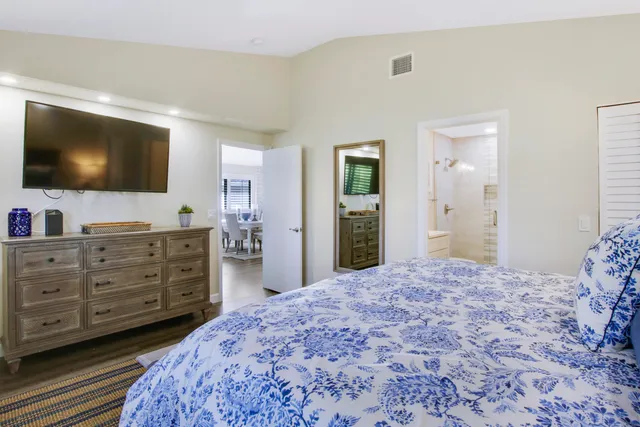 $10,000 | 704 Club Drive, Palm Beach Gardens, FL 33418