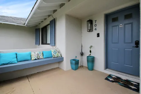 $10,000 | 704 Club Drive, Palm Beach Gardens, FL 33418
