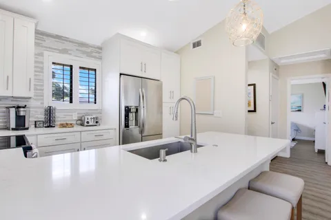 $10,000 | 704 Club Drive, Palm Beach Gardens, FL 33418