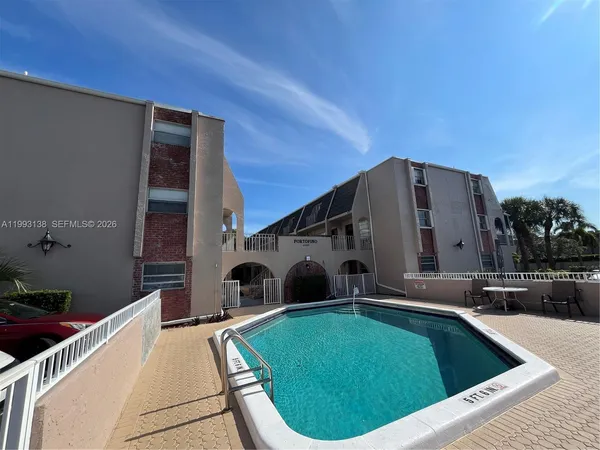 $1,650 | 1100 Southeast 4th Avenue, Unit 16, Deerfield Beach, FL 33441