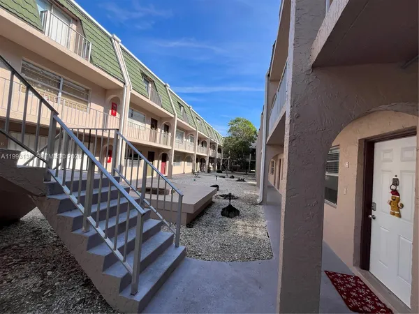 $1,650 | 1100 Southeast 4th Avenue, Unit 16, Deerfield Beach, FL 33441