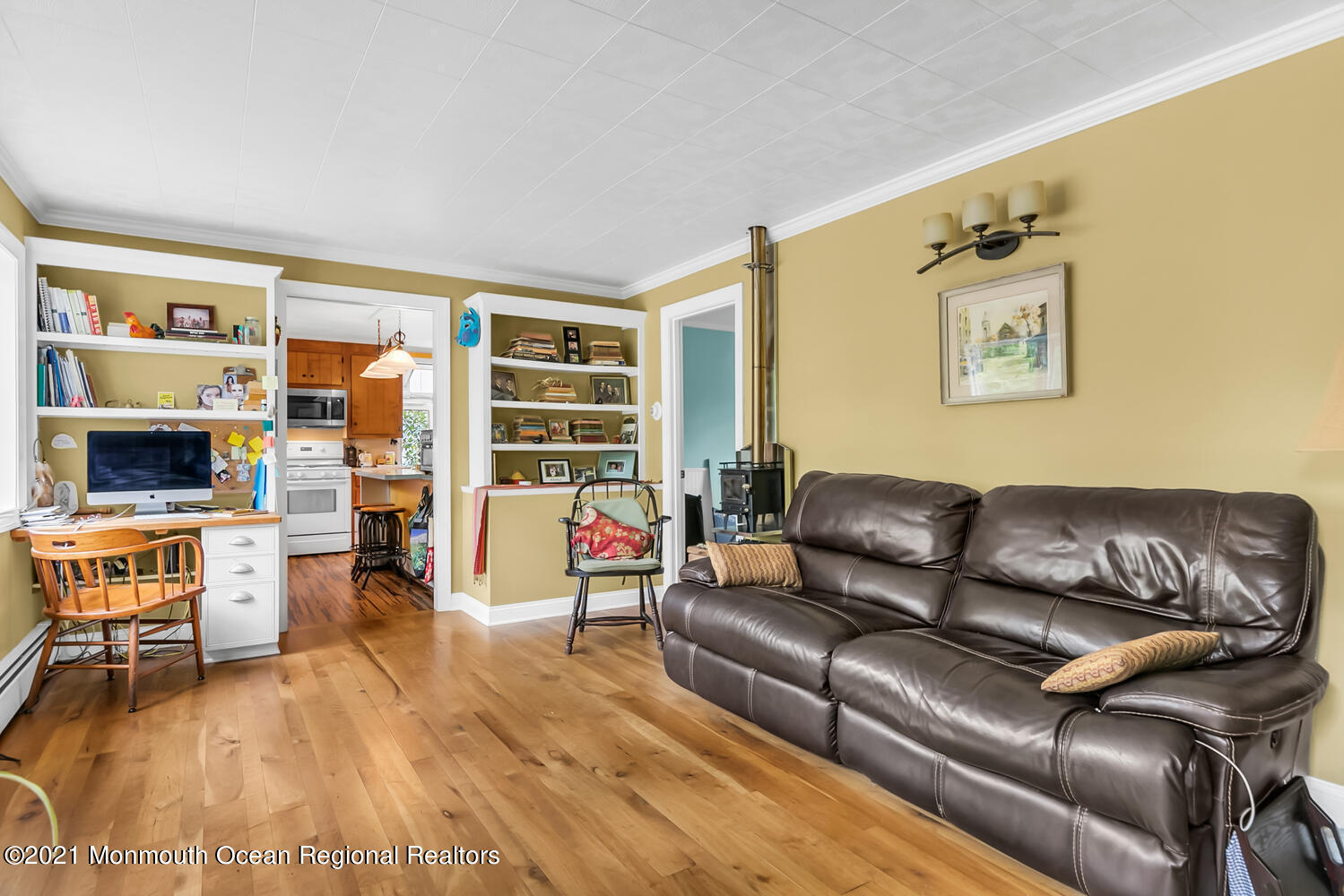 2396 Riverside Terrace-large-004-005-4M3
