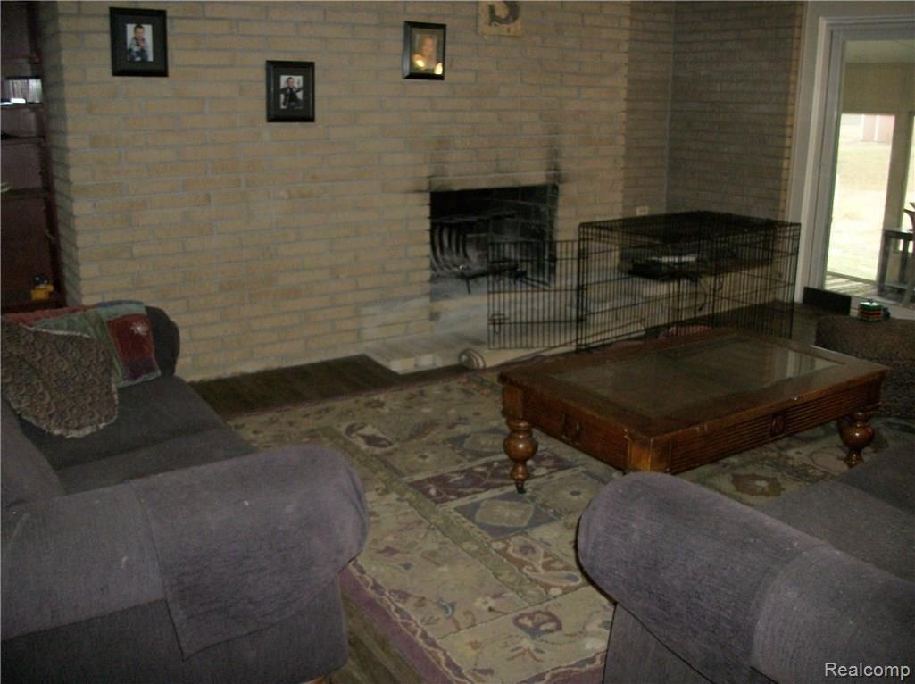 7778 Colf Road Carleton, MI 48117 - Photo 2 of 33 2017-11-02 01.44