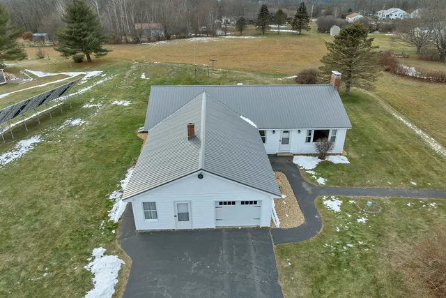 $525,000 | 5 Greenwood Drive, Northfield, NH 03276
