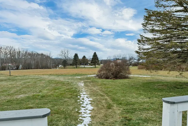 $525,000 | 5 Greenwood Drive, Northfield, NH 03276