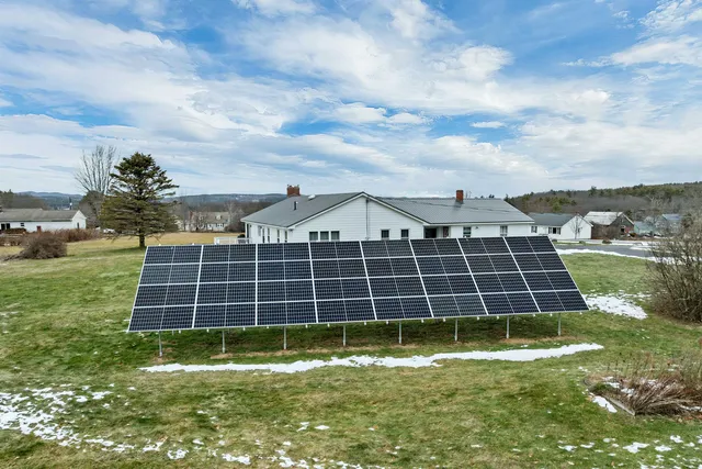 $525,000 | 5 Greenwood Drive, Northfield, NH 03276