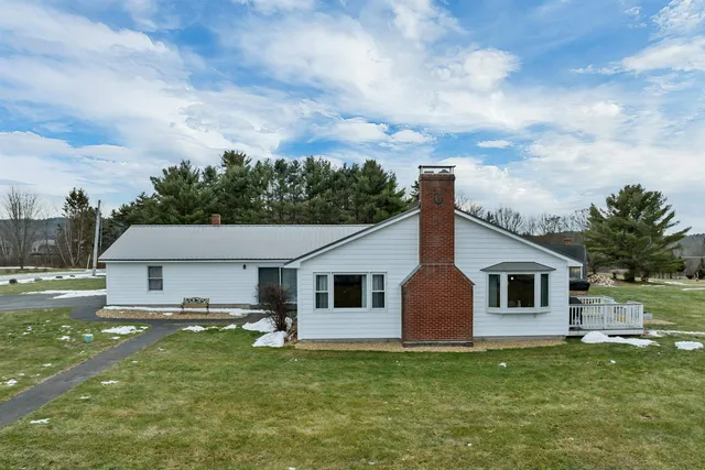 $525,000 | 5 Greenwood Drive, Northfield, NH 03276