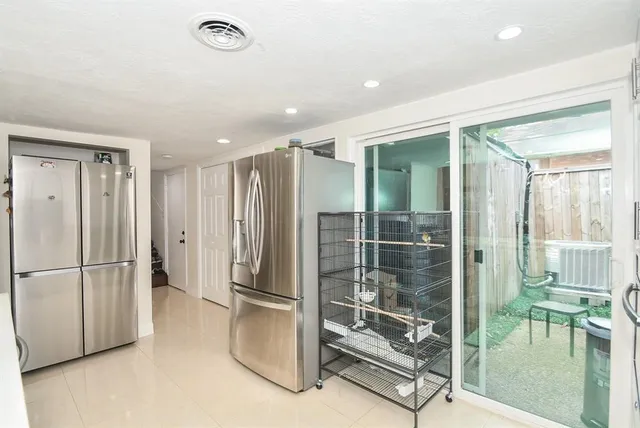 $320,000 | 6304 Riverview Way, Houston, TX 77057