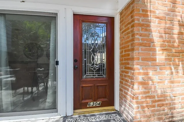 $320,000 | 6304 Riverview Way, Houston, TX 77057
