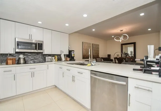 $320,000 | 6304 Riverview Way, Houston, TX 77057