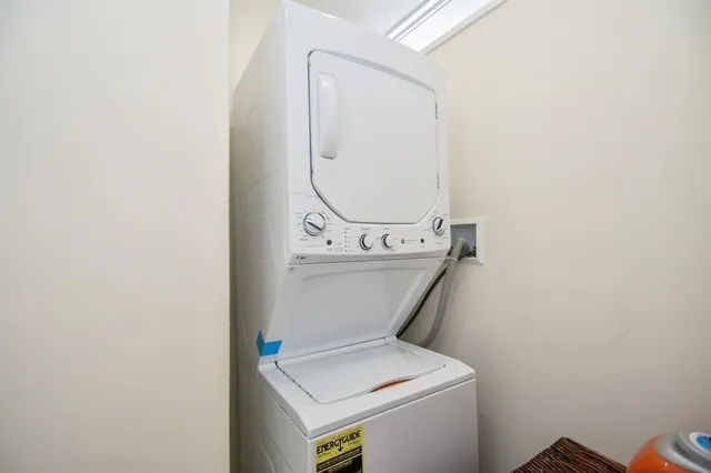 $320,000 | 6304 Riverview Way, Houston, TX 77057