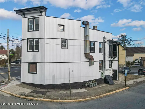 $1,200 | 147 North 9th Street, Unit 201, Stroudsburg, PA 18360