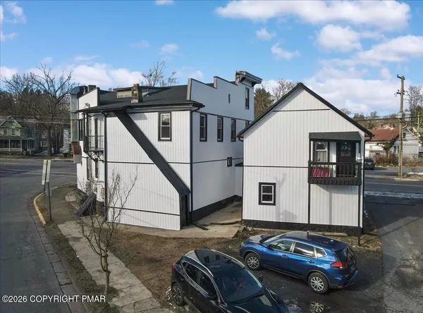 $1,200 | 147 North 9th Street, Unit 201, Stroudsburg, PA 18360