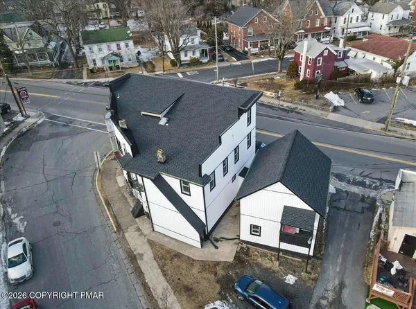 $1,200 | 147 North 9th Street, Unit 201, Stroudsburg, PA 18360