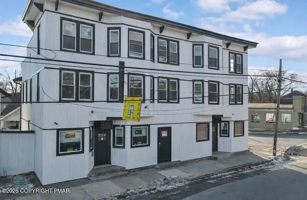 $1,200 | 147 North 9th Street, Unit 201, Stroudsburg, PA 18360