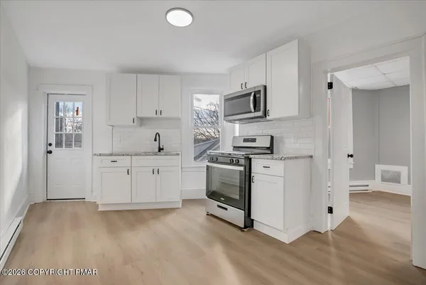 $1,200 | 147 North 9th Street, Unit 201, Stroudsburg, PA 18360