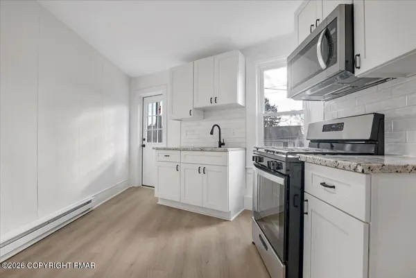 $1,200 | 147 North 9th Street, Unit 201, Stroudsburg, PA 18360