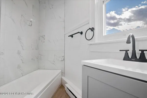 $1,200 | 147 North 9th Street, Unit 201, Stroudsburg, PA 18360