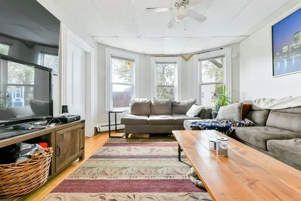$4,850 | 748 East 3rd Street, Unit 2, Boston, MA 02127