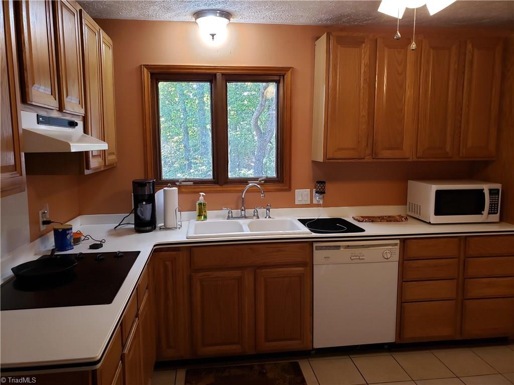 817 Doe Run Road Ararat, VA 24053 - Photo 8 of 20 Gallery Image 8