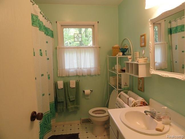 2130 Harrington Road Attica, MI 48412 - Photo 11 of 22 bath